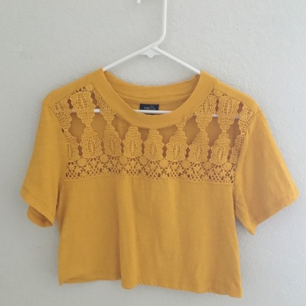 Medium Rue 21 Women’s Shirt